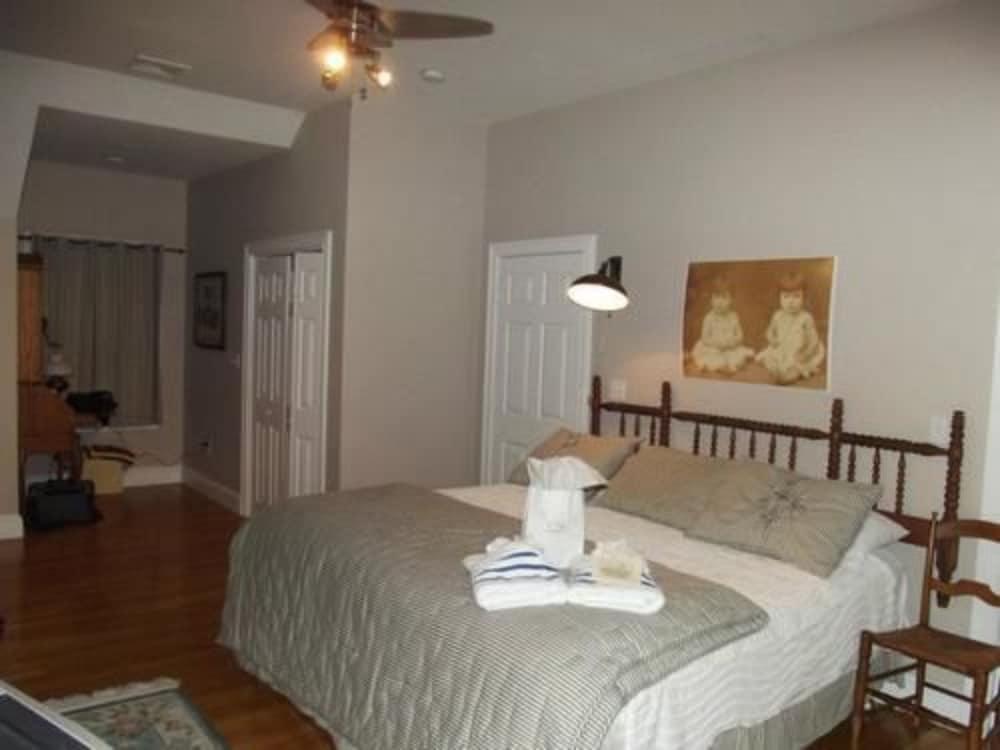 هول Josephine'S On The Bay Bed And Breakfast المظهر الخارجي الصورة