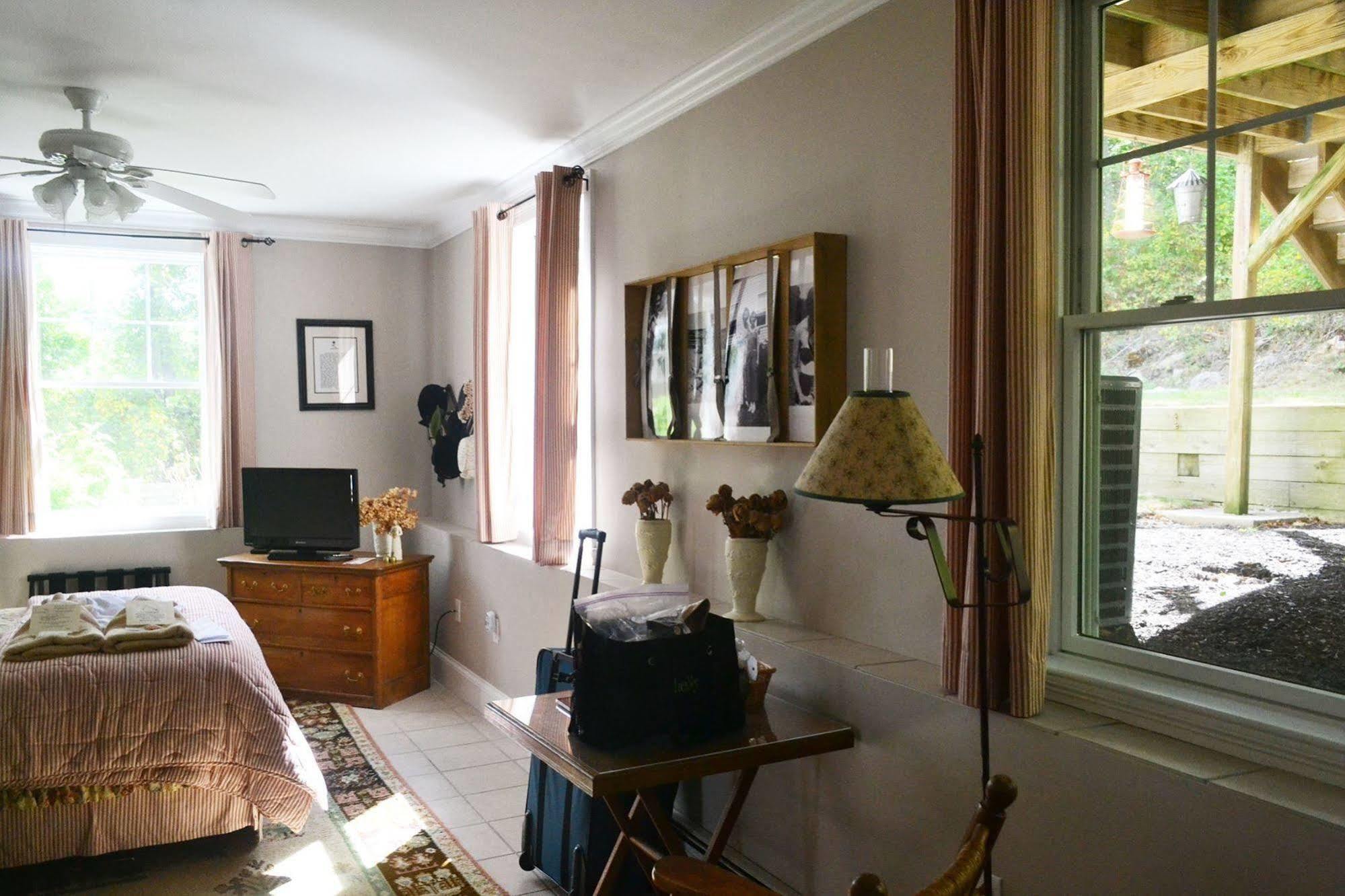 هول Josephine'S On The Bay Bed And Breakfast المظهر الخارجي الصورة